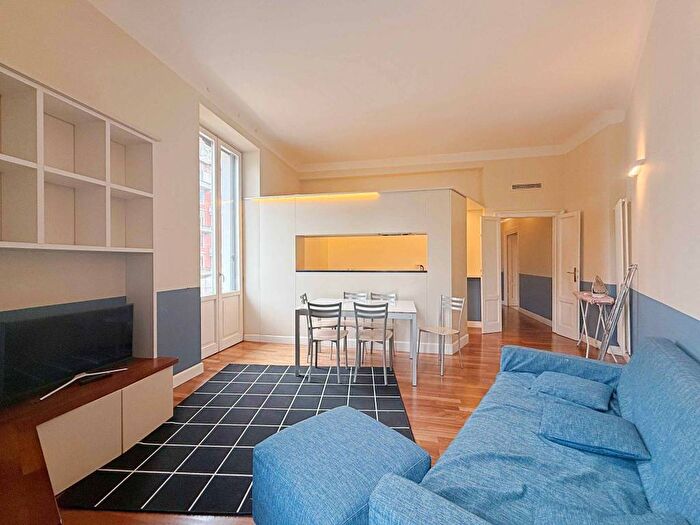 Appartamento trilocale in affitto in Via Antonio Stoppani, Morgagni, Milano