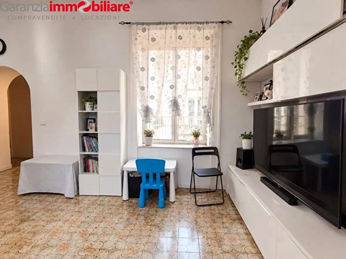 Appartamento quadrilocale in vendita in Via Stella, Napoli
