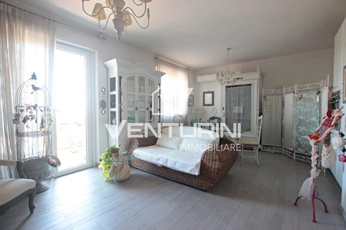 Casa trilocale in vendita in Via Mar della Cina, Roma