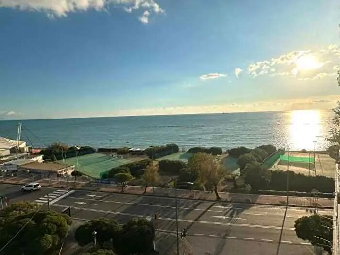 Appartamento quadrilocale in vendita in Salerno
