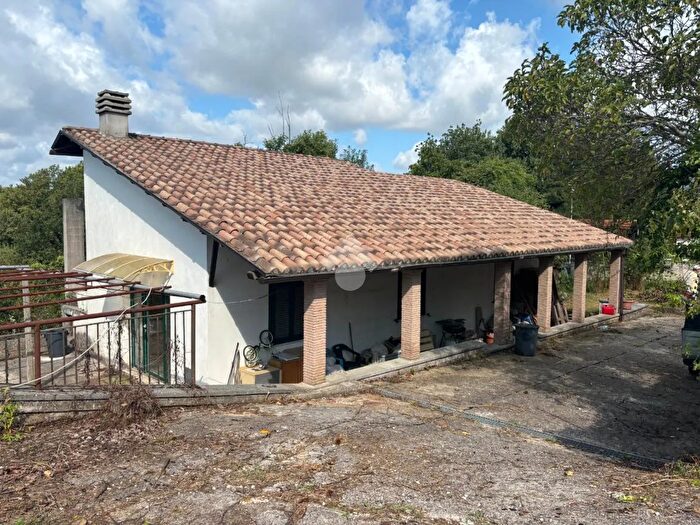 Casa bilocale in vendita in Via Morino, Cave