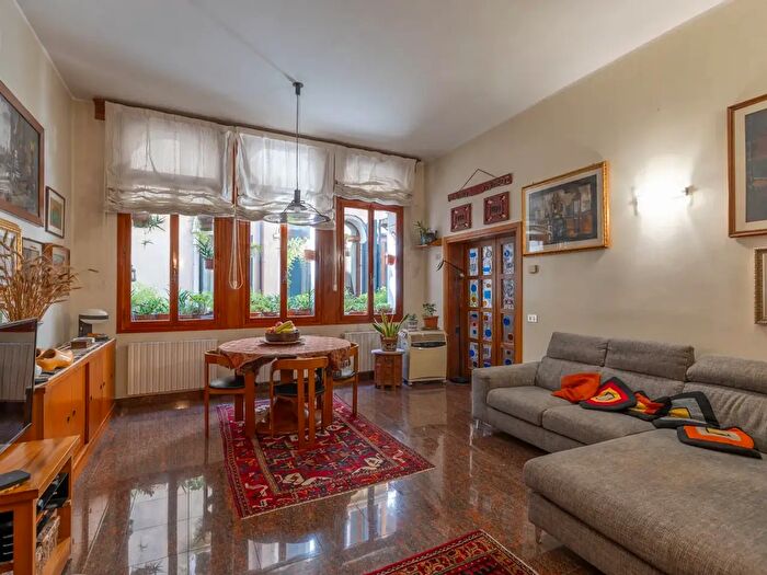 Appartamento con 7 locali in vendita in Venezia