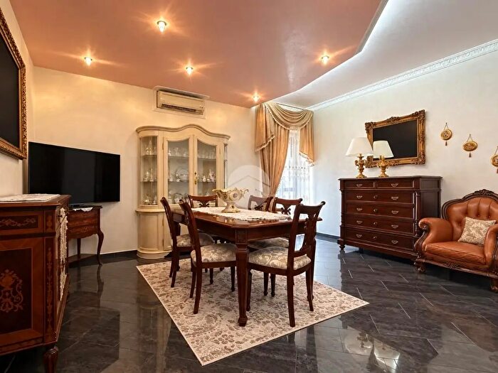 Appartamento con 5 locali in vendita in Viale Giacomo Beccarini, Manfredonia