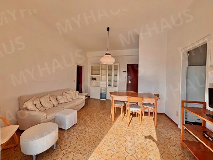 Appartamento trilocale in vendita in Viale Euclide, Cesenatico