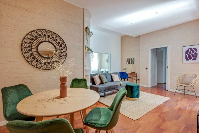 Appartamento monolocale in affitto in Viale Tunisia, Milano