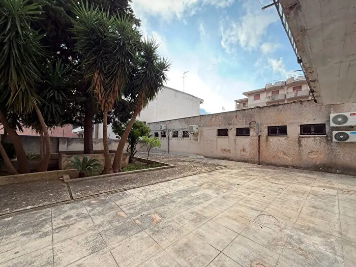 Appartamento trilocale in vendita in Via Sacro Cuore, Modica