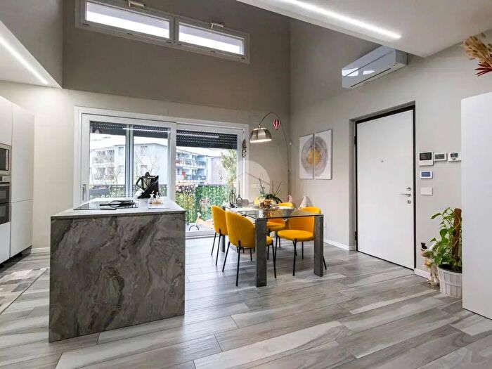 Appartamento trilocale in vendita in Via Gramsci, Settimo Milanese