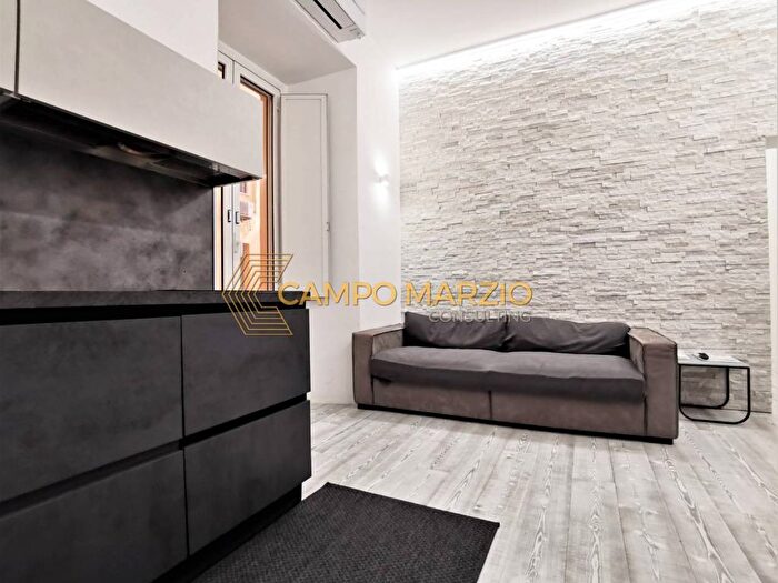 Appartamento trilocale in affitto in Piazza Cola di Rienzo, Prati, Roma