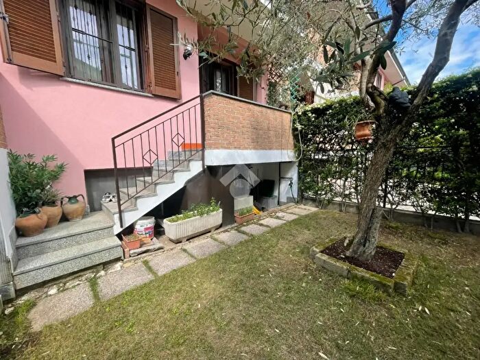 Casa quadrilocale in vendita in Via S Dalmazio, Saronno