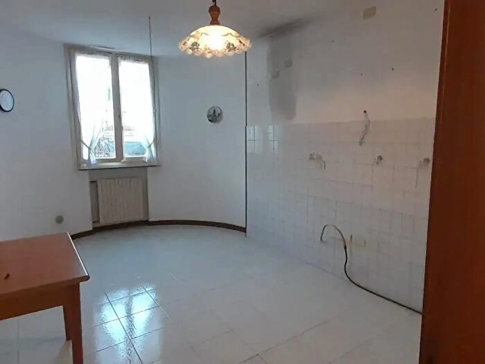 Appartamento con 6 locali in vendita in Massa