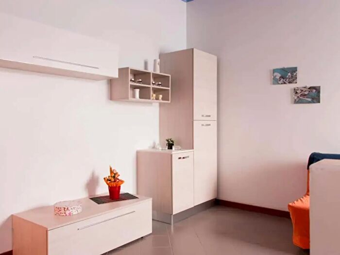 Appartamento monolocale in affitto in Via Porretta, Milano