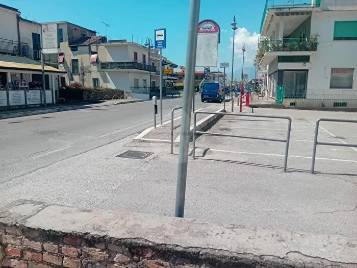 Casa con 6 locali in vendita in Minturno