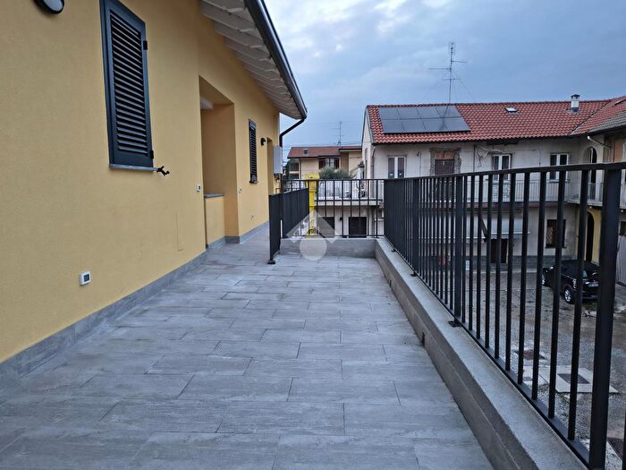 Appartamento trilocale in vendita in Via Enrico Toti, Cesano Maderno