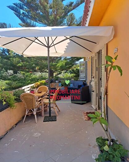 Casa con 8 locali in vendita in Traversa Case Bianche Siracusa Sr, Siracusa