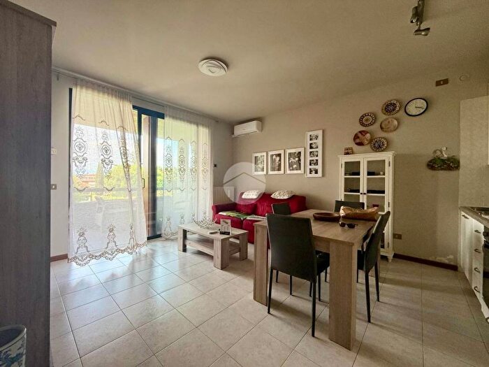 Appartamento bilocale in affitto in Via Papa Giovanni XXIII, Rivoltella, Desenzano del Garda