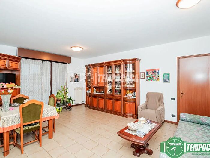 Appartamento quadrilocale in vendita in Via Enrico De Nicola E, San Giuliano Milanese