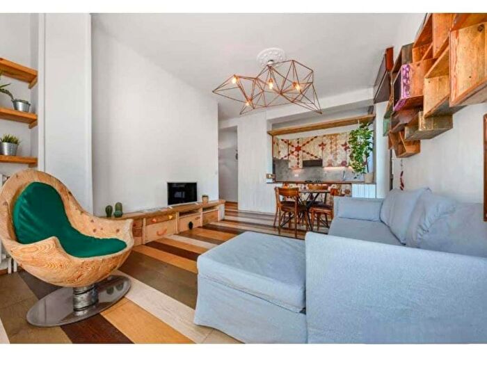 Appartamento trilocale in affitto in Via Veglia, Istria, Milano