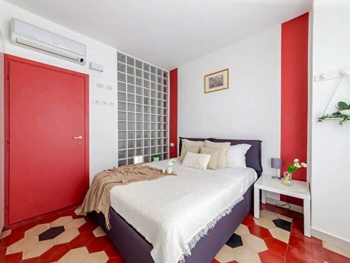 Appartamento trilocale in affitto in Corso di Porta Ticinese, Ticinese, Milano