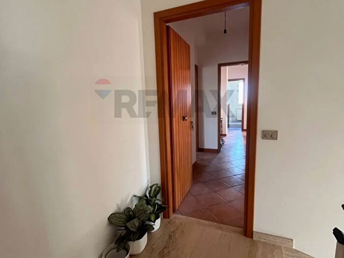 Appartamento con 7 locali in vendita in Via Irlanda, Menfi