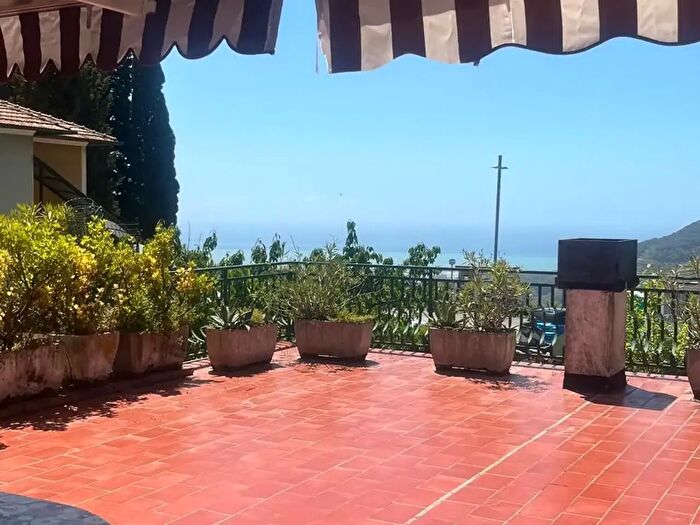 Appartamento quadrilocale in affitto in Via al Castello, Leivi