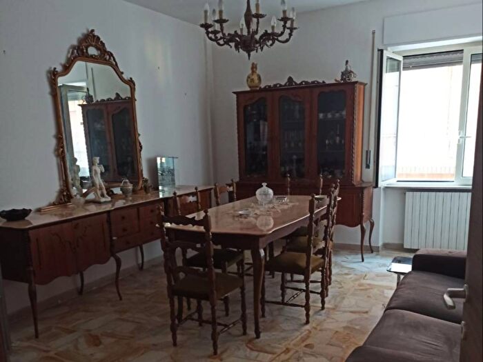 Appartamento trilocale in affitto in Via Antonio Gramsci, Centro, Avezzano