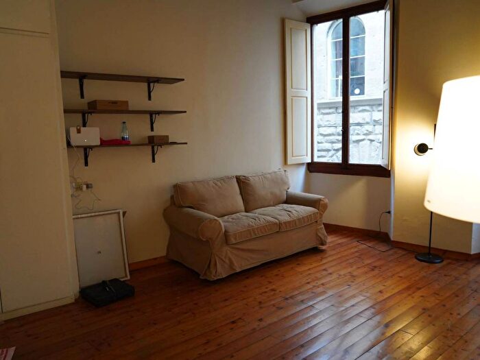 Appartamento trilocale in affitto in Via di San Niccolò, San Niccolò, Firenze