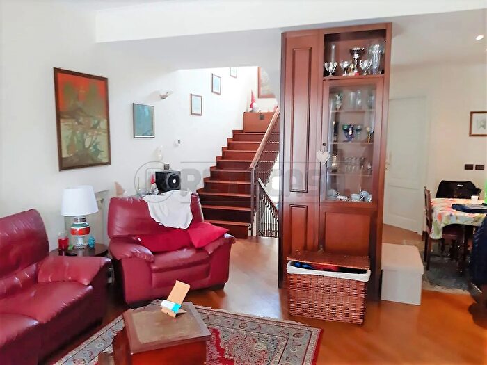 Casa con 7 locali in vendita in Via Paolo Rio, Siracusa