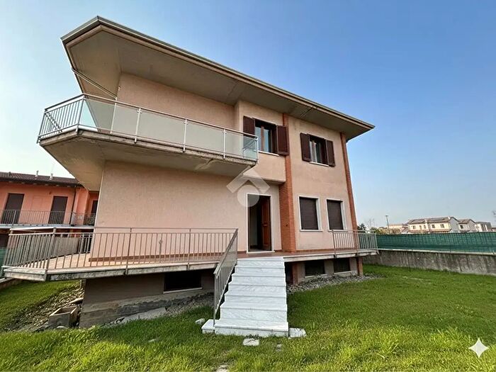 Appartamento trilocale in vendita in Via Isarco, Sona