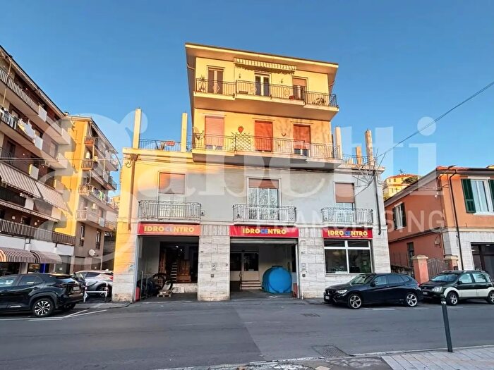Appartamento con 5 locali in vendita in Via XXV Aprile, Imperia