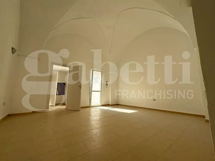 Appartamento trilocale in vendita in Via Roma, Salice Salentino