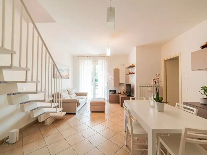 Appartamento quadrilocale in vendita in Via Antonio SantElia, Viterbo