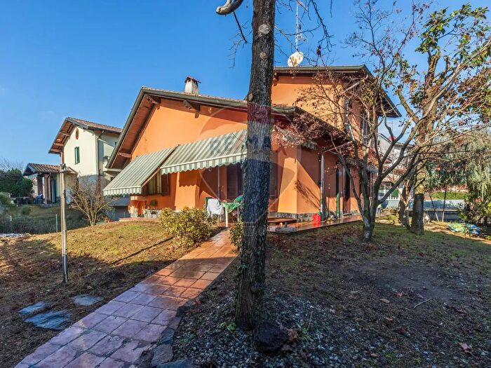 Casa con 5 locali in vendita in Via Pasubio, Mornago