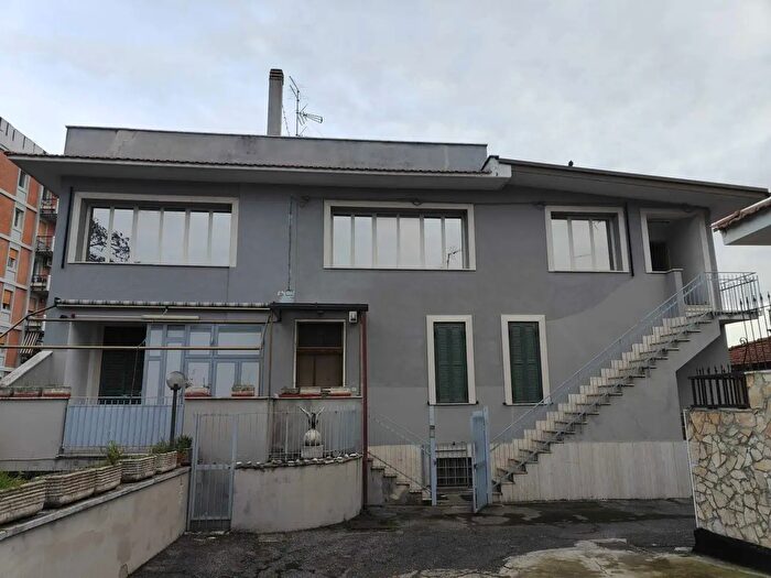 Appartamento quadrilocale in vendita in Via Melissa, Roma