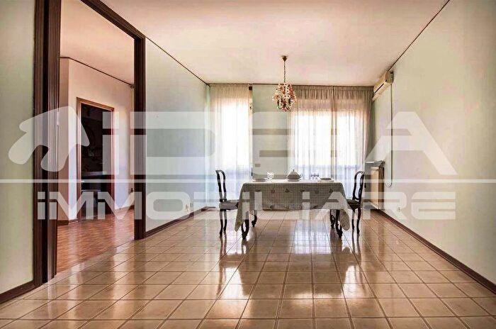 Appartamento quadrilocale in vendita in Via Giuseppe Notari Modena, Modena