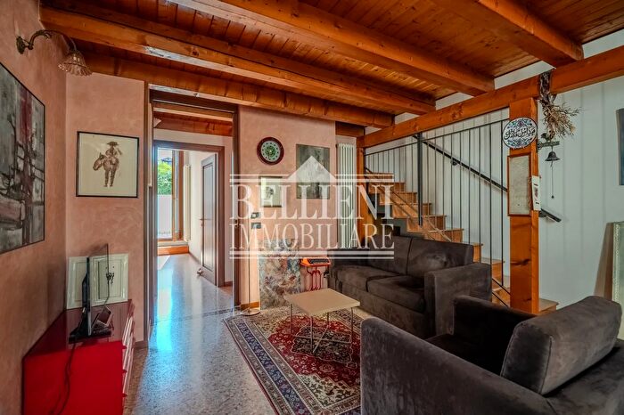 Casa con 5 locali in vendita in Contrà Porta Santa Lucia, Vicenza
