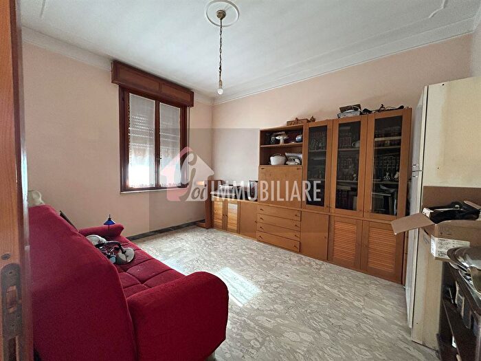 Casa con 8 locali in vendita in Via Formis, Casalmaggiore