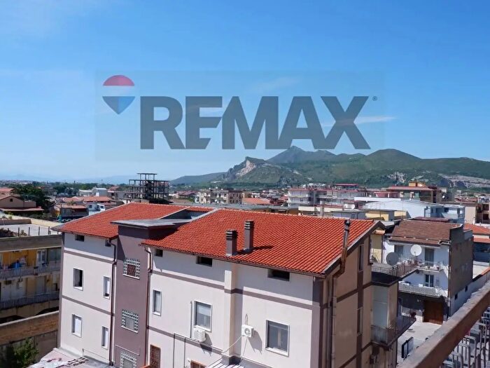 Appartamento con 7 locali in vendita in Via Nazionale Appia, Casagiove