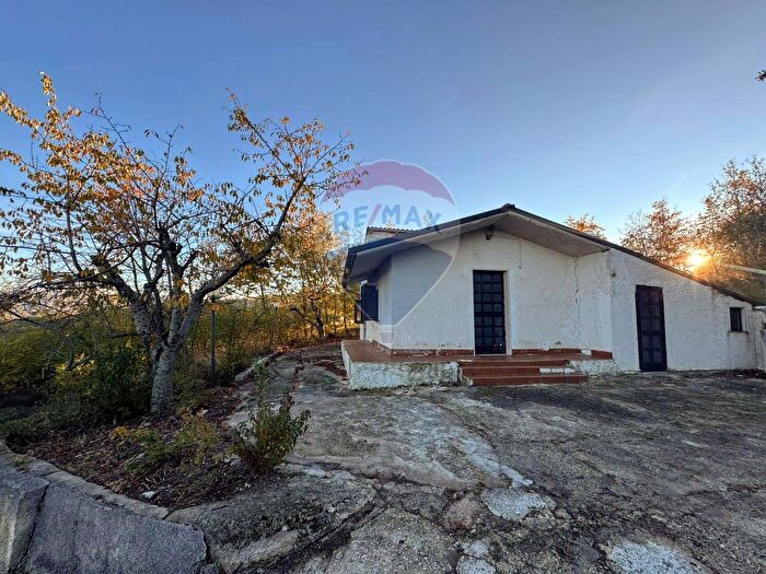 Casa quadrilocale in vendita in Strada Comunale Vicenne Snc, Castellino Del Biferno