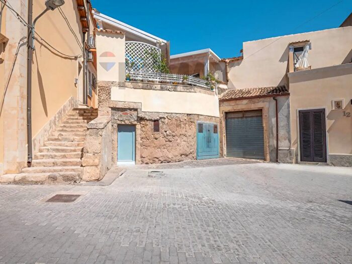 Casa con 5 locali in vendita in Vicolo Gorizia, Noto