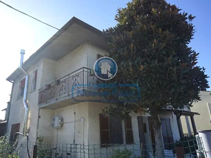 Casa con 5 locali in vendita in Via Savarna, Ravenna