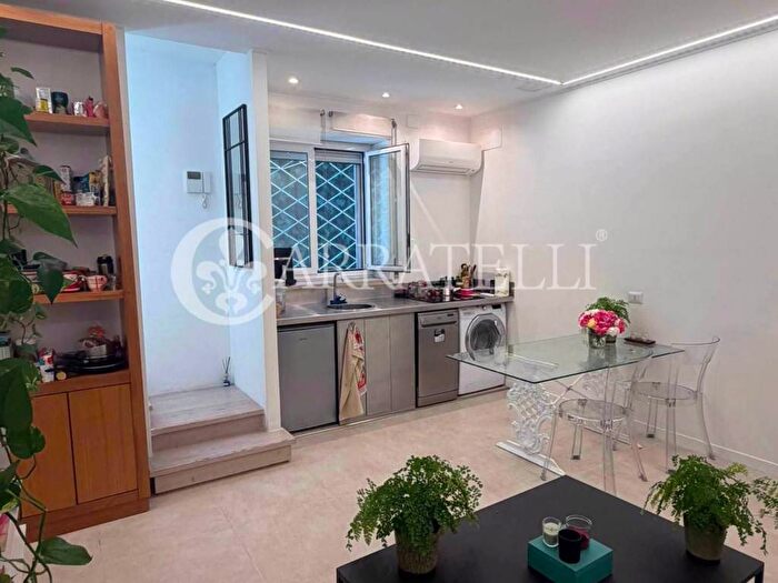 Appartamento bilocale in affitto in Via dei Tre Orologi, Parioli, Roma