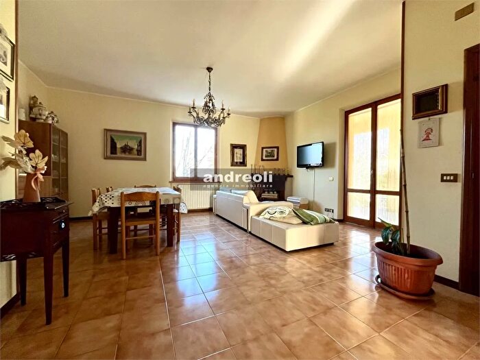 Appartamento con 6 locali in vendita in Cupramontana