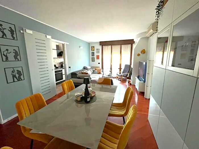 Appartamento trilocale in vendita in Via Mantova, Formigine