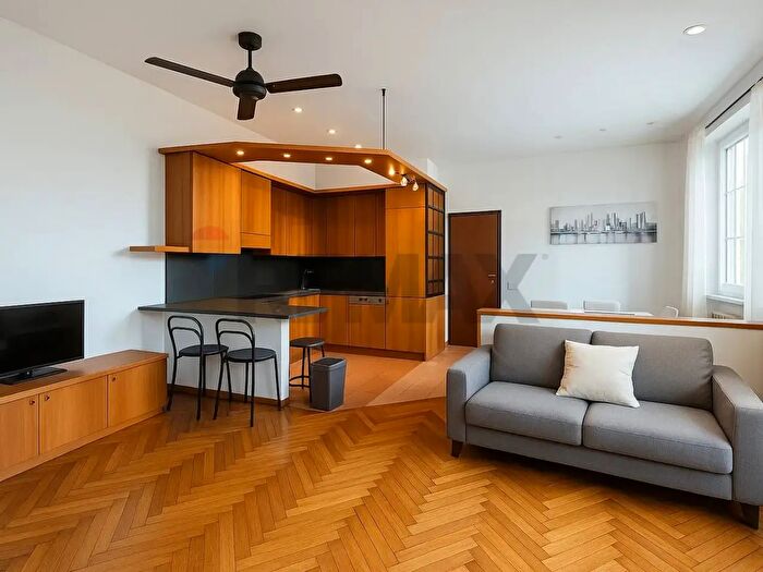 Appartamento bilocale in vendita in Via Comasina, Milano