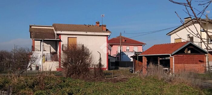 Casa con 6 locali in vendita in Via Buriasco, Cercenasco