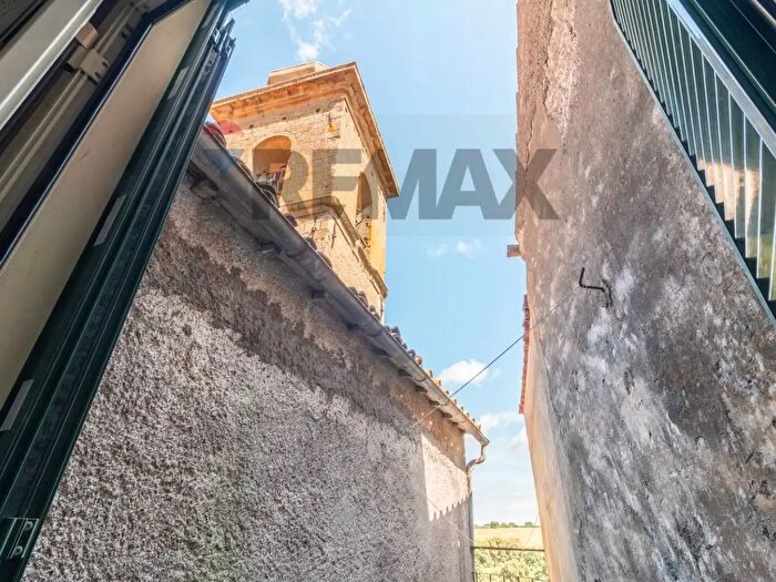 Appartamento quadrilocale in vendita in Via Carlo Emanuele Quarto, Ischia Di Castro