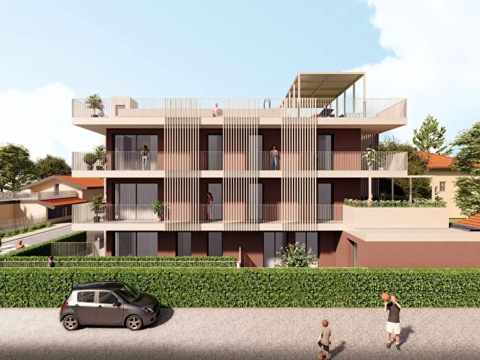 Appartamento trilocale in vendita in Strada Bergamini, Peschiera Del Garda