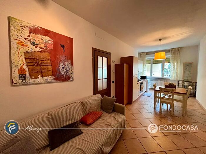 Appartamento bilocale in vendita in Via Massone, Albenga