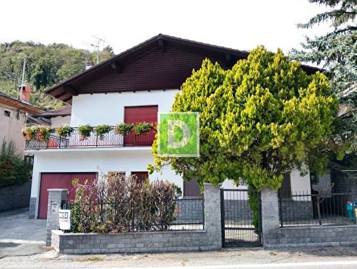 Casa con 6 locali in vendita in Frazione Targnod, Challand Saint Victor