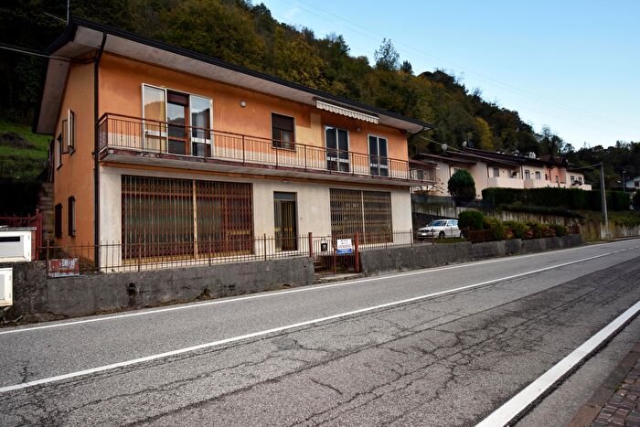 Casa con 7 locali in vendita in Via Bevilacqua, San Pietro Mussolino